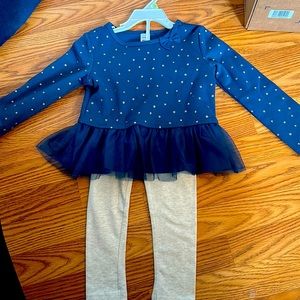 New! Set of two pieces! Very beautiful perfect for a baby girl! 4T